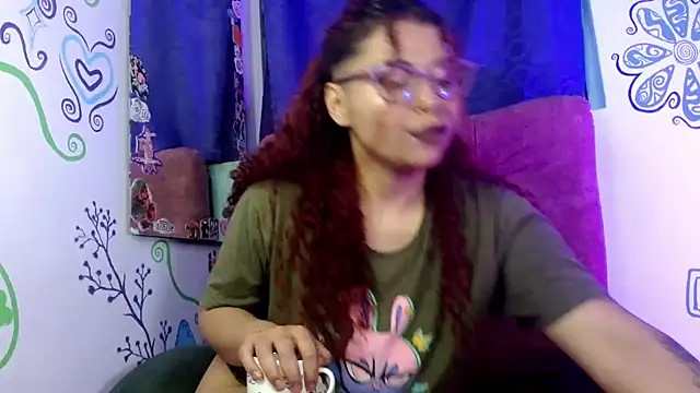 Snapshot of 420viol3ta_ chatting on 20, 6, 2026 420viol3ta online show from 20, 6, 2026
