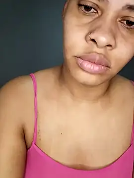 Snapshot of Su_Duarte_1 chatting on 20, 2, 2025 Su Duarte 1 online show from 20, 2, 2025