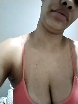 Snapshot of Su_Duarte_1 chatting on 4, 3, 2025 Su Duarte 1 online show from 4, 3, 2025