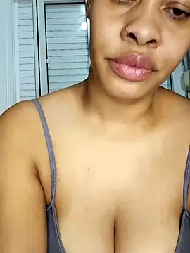 Snapshot of Su_Duarte_1 chatting on 21, 3, 2025 Su Duarte 1 online show from 21, 3, 2025