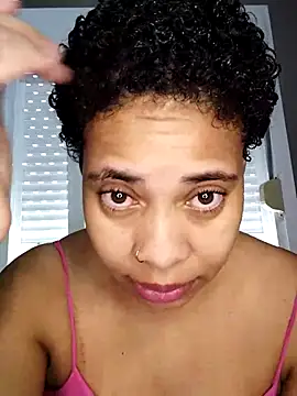 Snapshot of Su_Duarte_1 chatting on 22, 3, 2025 Su Duarte 1 online show from 22, 3, 2025