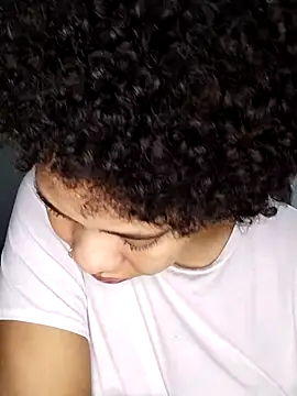 Snapshot of Su_Duarte_1 chatting on 5, 10, 2025 Su Duarte 1 online show from 5, 10, 2025