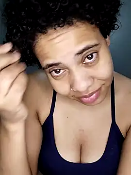 Snapshot of Su_Duarte_1 chatting on 9, 10, 2025 Su Duarte 1 online show from 9, 10, 2025