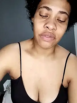 Snapshot of Su_Duarte_1 chatting on 12, 10, 2025 Su Duarte 1 online show from 12, 10, 2025