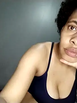 Snapshot of Su_Duarte_1 chatting on 16, 10, 2025 Su Duarte 1 online show from 16, 10, 2025