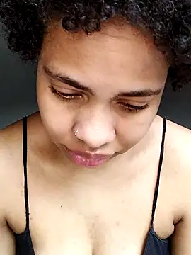 Snapshot of Su_Duarte_1 chatting on 17, 10, 2025 Su Duarte 1 online show from 17, 10, 2025