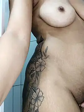 Snapshot of Su_Duarte_1 chatting on 6, 11, 2025 Su Duarte 1 online show from 6, 11, 2025