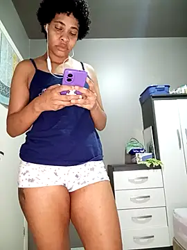 Snapshot of Su_Duarte_1 chatting on 22, 11, 2025 Su Duarte 1 online show from 22, 11, 2025