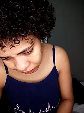 Snapshot of Su_Duarte_1 chatting on 23, 11, 2025 Su Duarte 1 online show from 23, 11, 2025