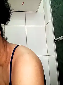 Snapshot of Su_Duarte_1 chatting on 27, 11, 2025 Su Duarte 1 online show from 27, 11, 2025