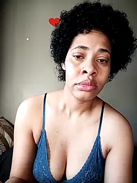 Snapshot of Su_Duarte_1 chatting on 4, 12, 2025 Su Duarte 1 online show from 4, 12, 2025