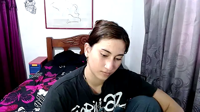 Snapshot of LadyMilk003 chatting on 15, 10, 2025 LadyMilk003 online show from 15, 10, 2025