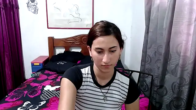 Snapshot of LadyMilk003 chatting on 17, 10, 2025 LadyMilk003 online show from 17, 10, 2025