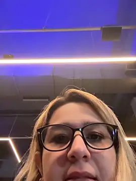 Snapshot of amooraaamoon chatting on 20, 3, 2025 amooraaamoon online show from 20, 3, 2025