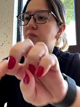 Snapshot of amooraaamoon chatting on 26, 9, 2025 amooraaamoon online show from 26, 9, 2025