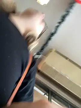 Snapshot of amooraaamoon chatting on 24, 11, 2025 amooraaamoon online show from 24, 11, 2025