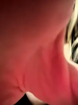 Snapshot of amooraaamoon chatting on 5, 1, 2026 amooraaamoon online show from 5, 1, 2026