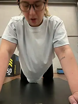 Snapshot of amooraaamoon chatting on 6, 1, 2026 amooraaamoon online show from 6, 1, 2026