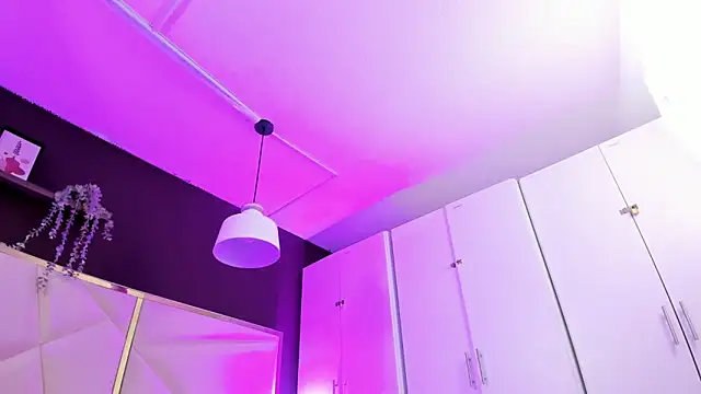 April bowie online show from 15, 4, 2026