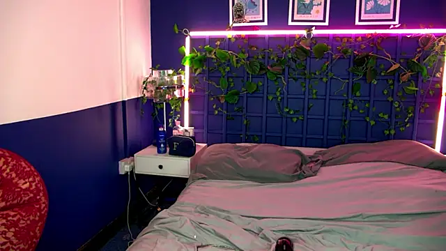 Snapshot of FerrariRedxBabestation chatting on 9, 11, 2025 FerrariRedxBabestation online show from 9, 11, 2025