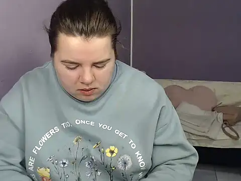 Snapshot of so_shy chatting on 28, 9, 2025 so shy online show from 28, 9, 2025
