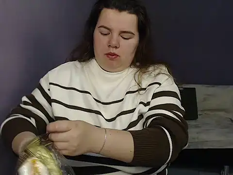 Snapshot of so_shy chatting on 9, 10, 2025 so shy online show from 9, 10, 2025