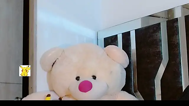 Snapshot of honey_skin chatting on 4, 2, 2025 honey skin online show from 4, 2, 2025