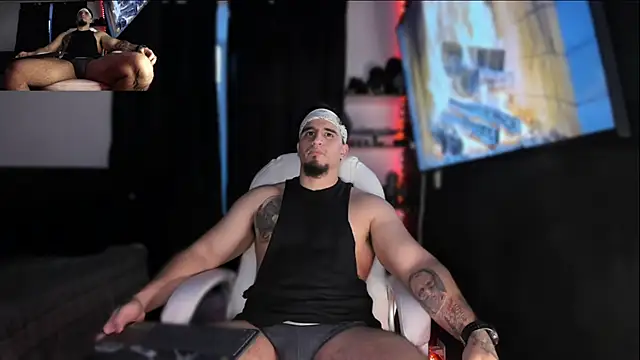 Snapshot of kingbear777 chatting on 5, 12, 2024 kingbear777 online show from 5, 12, 2024