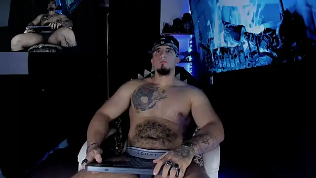 Snapshot of kingbear777 chatting on 8, 1, 2025 kingbear777 online show from 8, 1, 2025