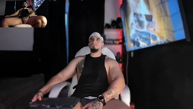 Snapshot of kingbear777 chatting on 31, 1, 2025 kingbear777 online show from 31, 1, 2025