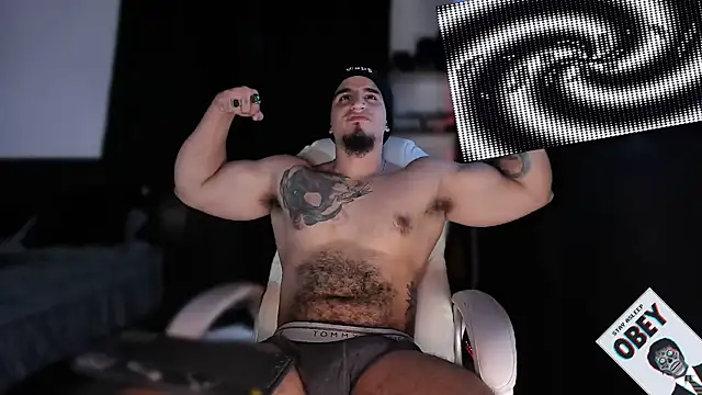 Snapshot of kingbear777 chatting on 3, 2, 2025 kingbear777 online show from 3, 2, 2025