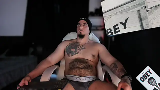 Snapshot of kingbear777 chatting on 10, 2, 2025 kingbear777 online show from 10, 2, 2025