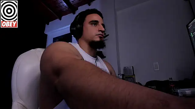 Snapshot of kingbear777 chatting on 1, 10, 2025 kingbear777 online show from 1, 10, 2025