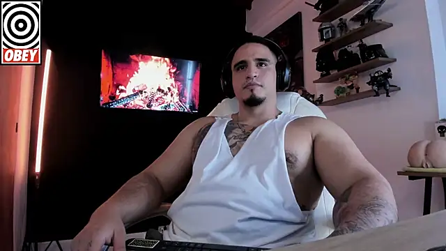 Snapshot of kingbear777 chatting on 4, 10, 2025 kingbear777 online show from 4, 10, 2025