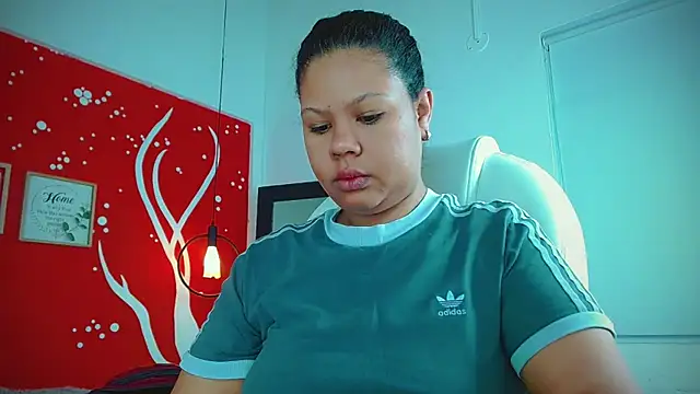 Snapshot of KeyshaRous chatting on 12, 12, 2024 KeyshaRous online show from 12, 12, 2024