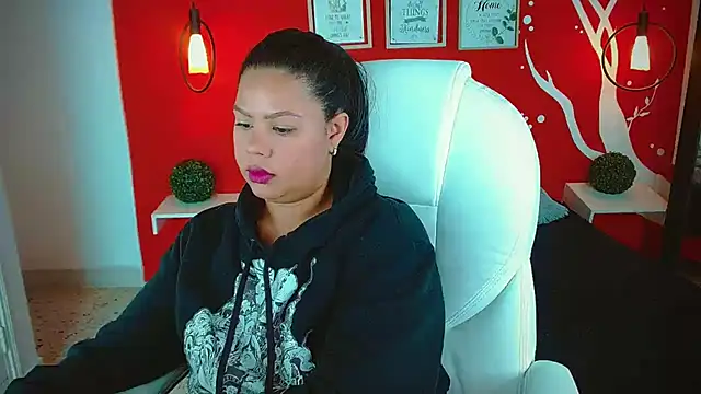 Snapshot of KeyshaRous chatting on 15, 12, 2024 KeyshaRous online show from 15, 12, 2024