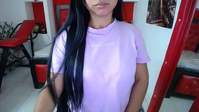 Letty Plugxo online show from 13, 9, 2025