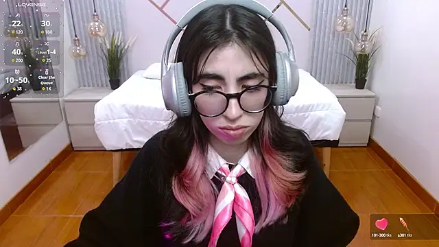 Snapshot of LenaRoses chatting on 18, 9, 2025 LenaRoses online show from 18, 9, 2025