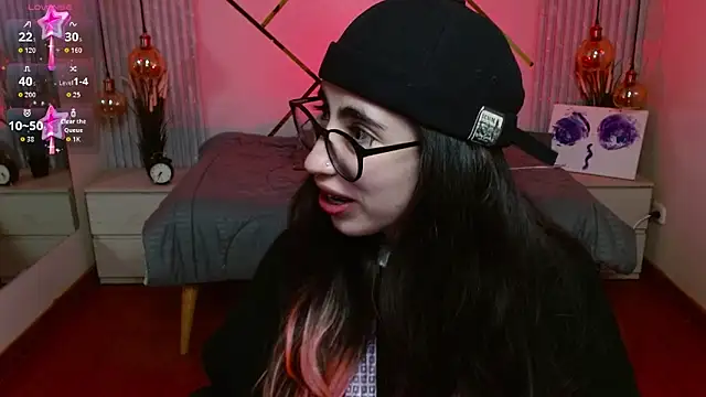 Snapshot of LenaRoses chatting on 4, 6, 2026 LenaRoses online show from 4, 6, 2026
