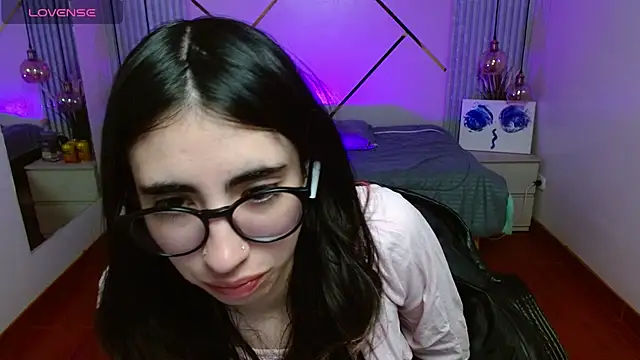 Snapshot of LenaRoses chatting on 7, 7, 2026 LenaRoses online show from 7, 7, 2026