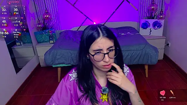 Snapshot of LenaRoses chatting on 6, 8, 2026 LenaRoses online show from 6, 8, 2026