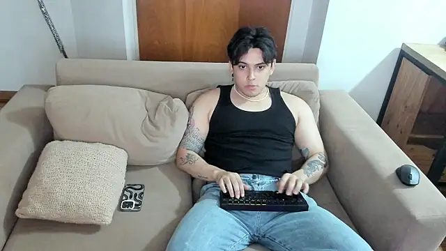Snapshot of Markuss_b chatting on 1, 2, 2025 Markuss b online show from 1, 2, 2025