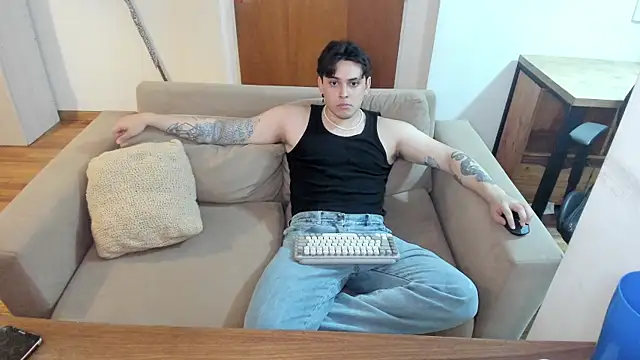 Snapshot of Markuss_b chatting on 4, 2, 2025 Markuss b online show from 4, 2, 2025