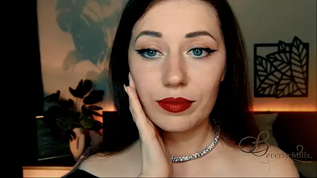 Snapshot of MissBeverlyMills chatting on 12, 12, 2024 MissBeverlyMills online show from 12, 12, 2024