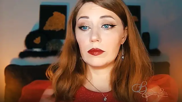 Snapshot of MissBeverlyMills chatting on 19, 9, 2025 MissBeverlyMills online show from 19, 9, 2025