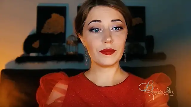 Snapshot of MissBeverlyMills chatting on 4, 10, 2025 MissBeverlyMills online show from 4, 10, 2025