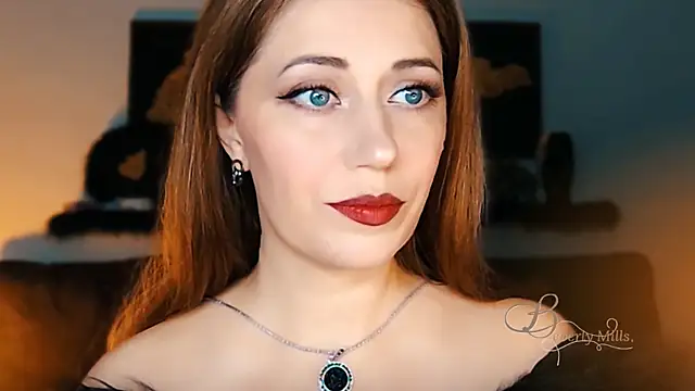 Snapshot of MissBeverlyMills chatting on 9, 10, 2025 MissBeverlyMills online show from 9, 10, 2025