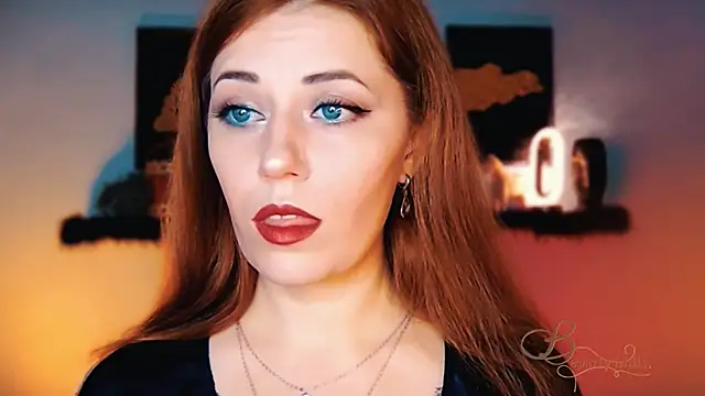 Snapshot of MissBeverlyMills chatting on 16, 11, 2025 MissBeverlyMills online show from 16, 11, 2025