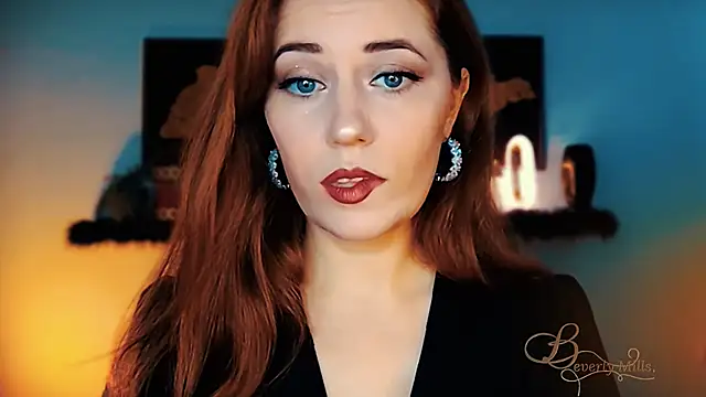 Snapshot of MissBeverlyMills chatting on 30, 11, 2025 MissBeverlyMills online show from 30, 11, 2025