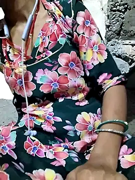 Snapshot of Anushka_Ji chatting on 9, 9, 2025 Anushka Ji online show from 9, 9, 2025